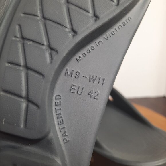 OOfos OOriginal Mens Size 9 Sandals Slate Gray Recovery Gym Workout Slip On